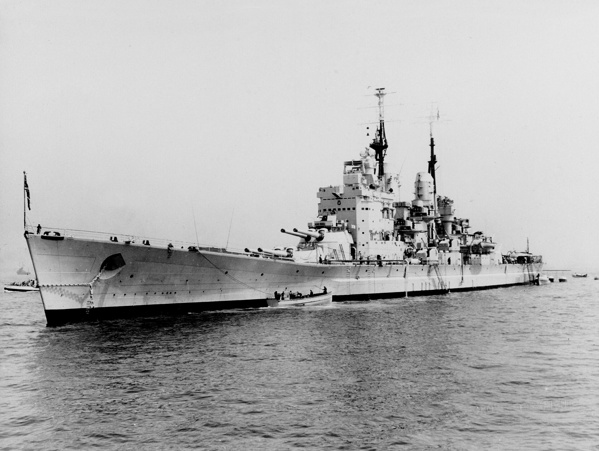 1920px-HMS_Vanguard_Battleship_1946-19601.jpg