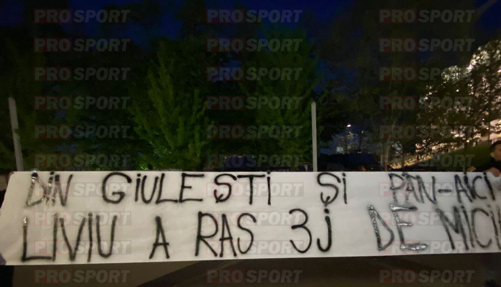 bannerele-interzise-de-la-dinamo-rapid-3-1-giulestenii-au-afisat-altele-insa-care-aveau-greseli-gram.jpeg