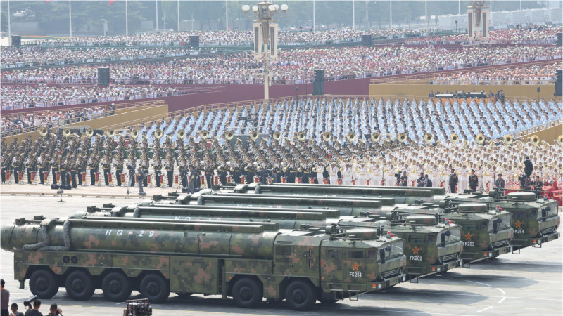 China-arme-nucleare-paradă