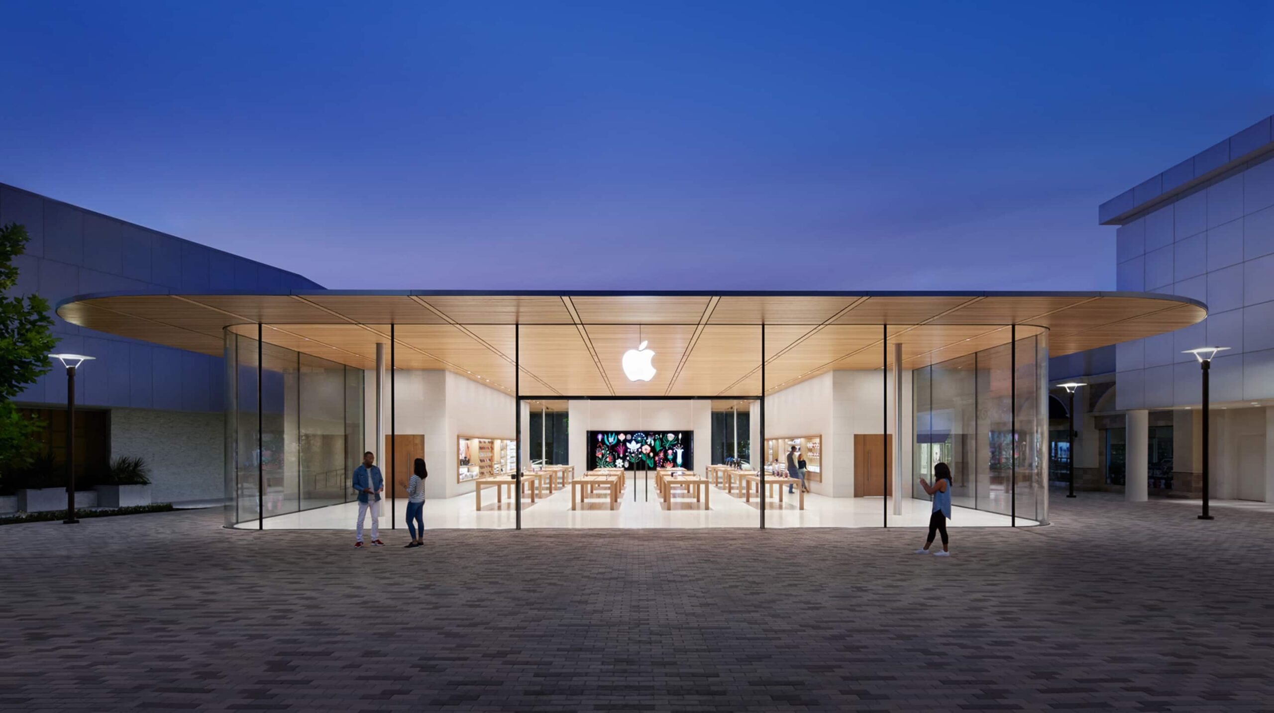 Apple-Broadway-Plaza-scaled.jpeg