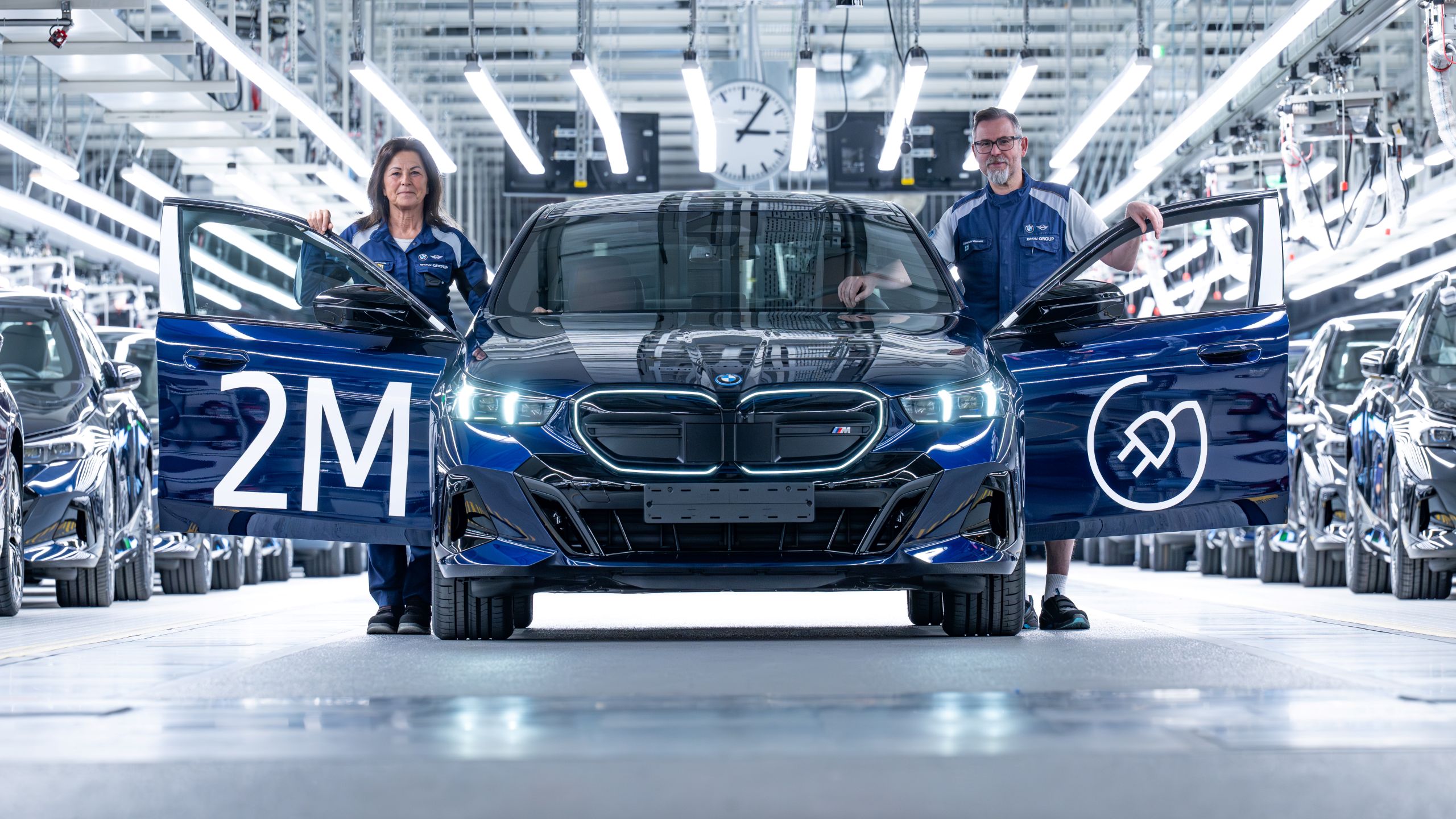 BMW-i5-M60-xDrive-model-aniversar.jpg