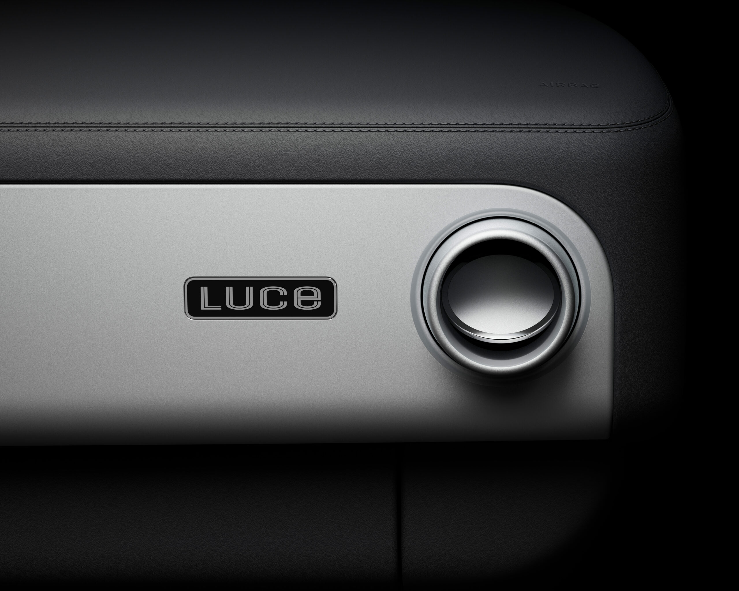 FERRARI-LUCE_BADGE_HERO_sRGB_6K_72DPI_5X4_5d02061a-aae3-4f7c-a20d-f00f16ad7013-scaled.jpg