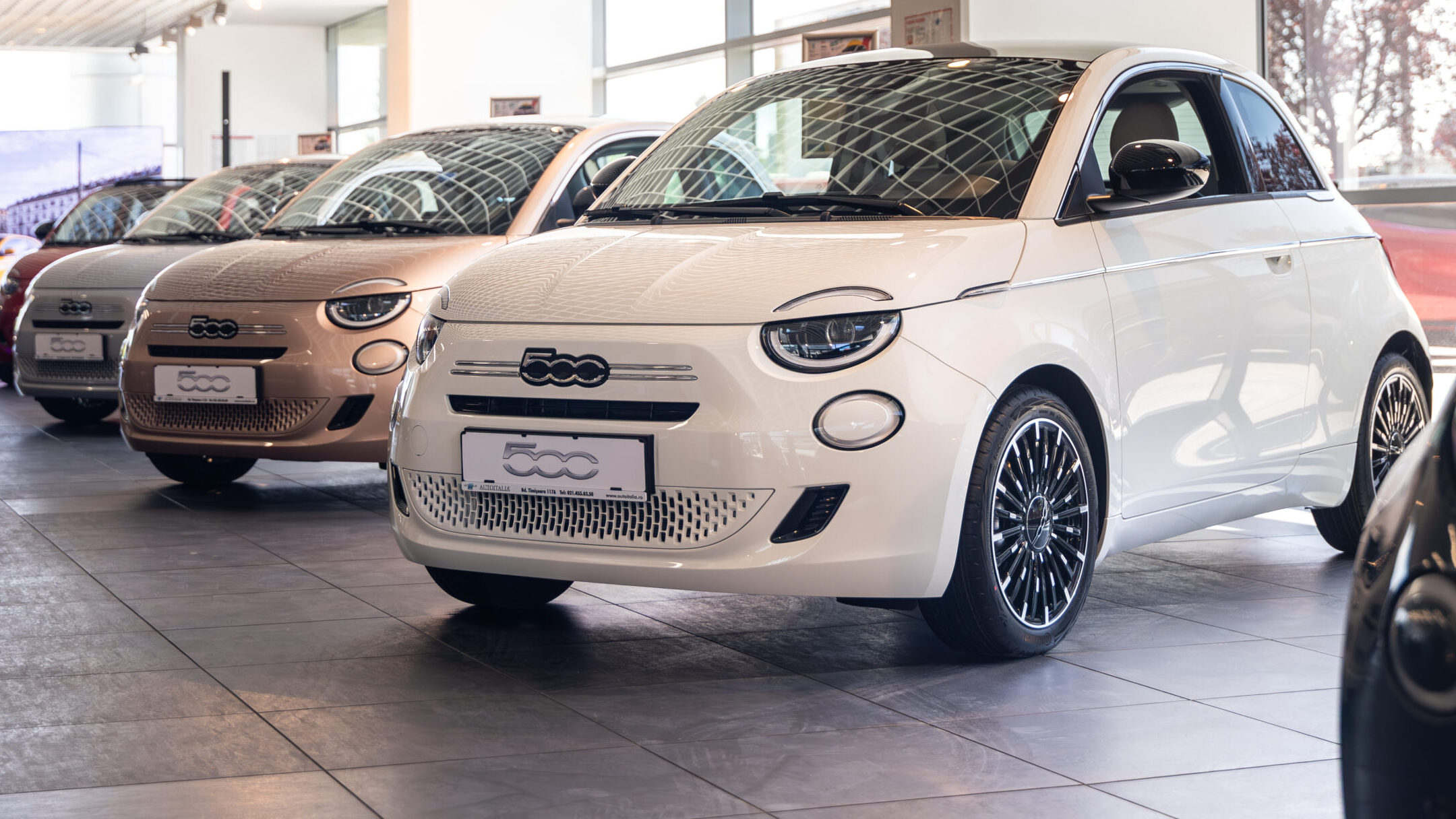 Fiat-500-Hybrid-lansare-Romania-7-1-scaled-e1779870283426.jpg