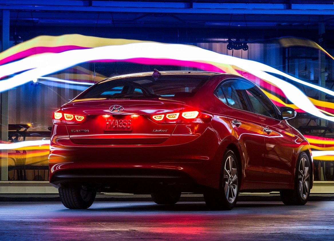 Hyundai-Elantra-2017-1280-0b.jpg