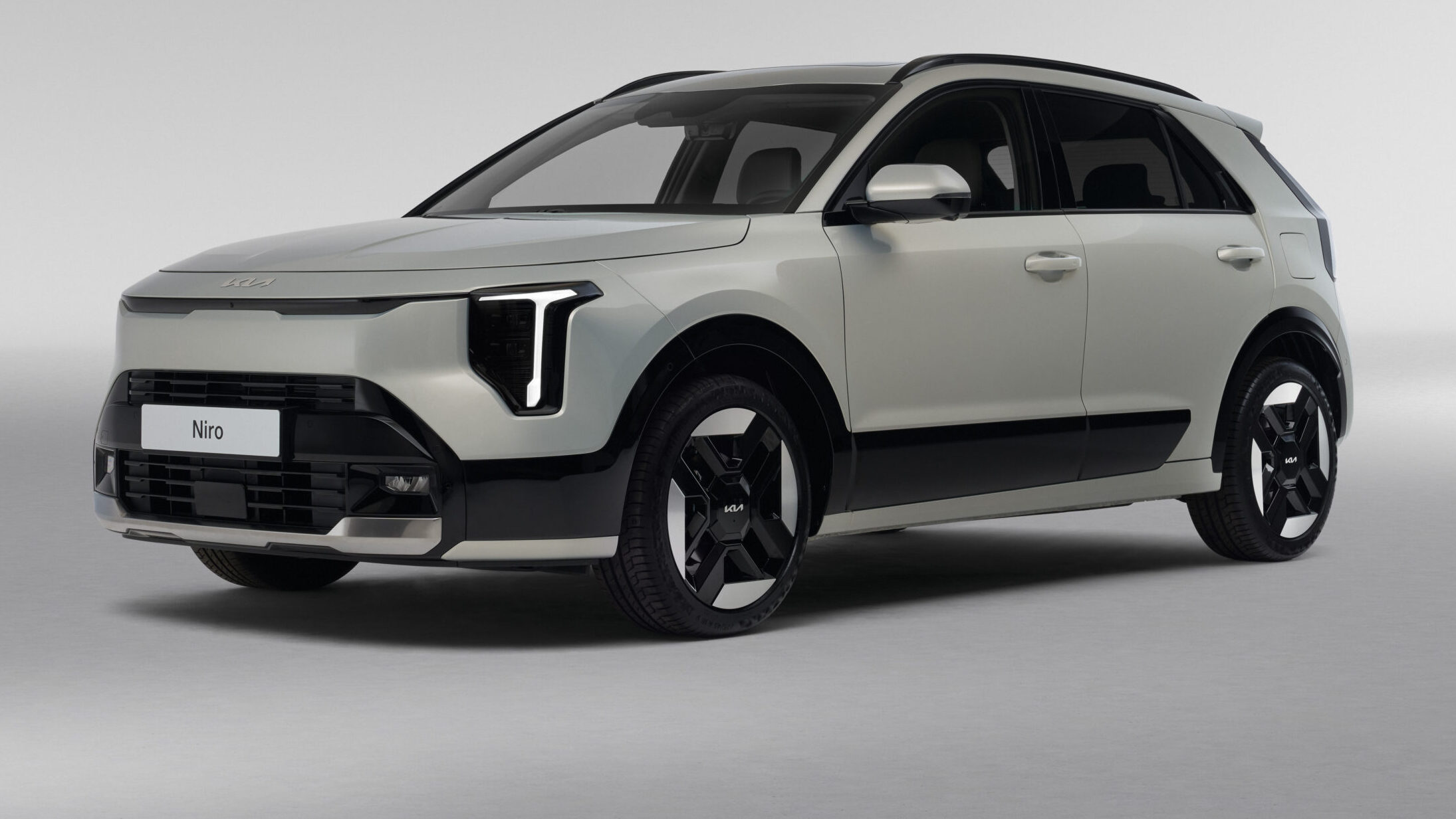 Kia-Niro-18-1-scaled-e1779283221995.jpg