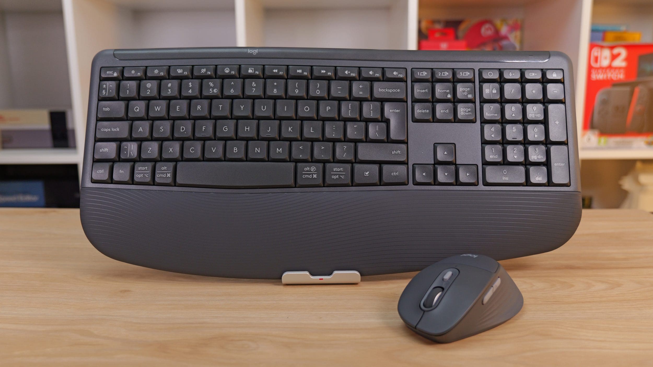 Logitech-Signature-Comfort-Plus-MK880-1.jpg