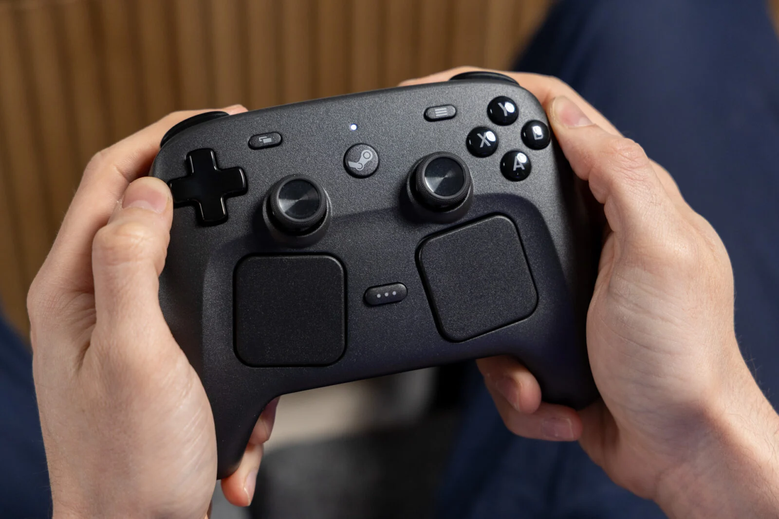 Steam-Controller-review-02-1600x1067-1.webp