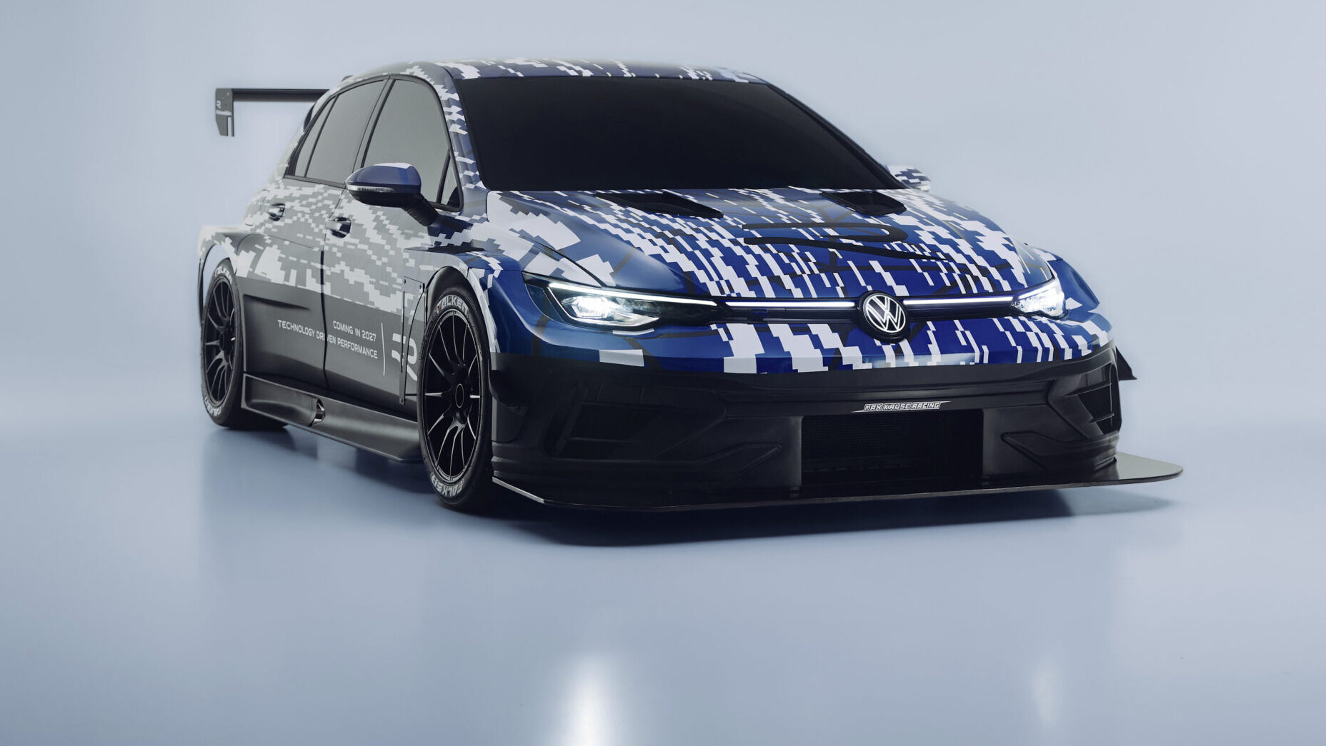 Volkswagen-Golf-R-show-car-1-scaled-e1777985450397.jpg