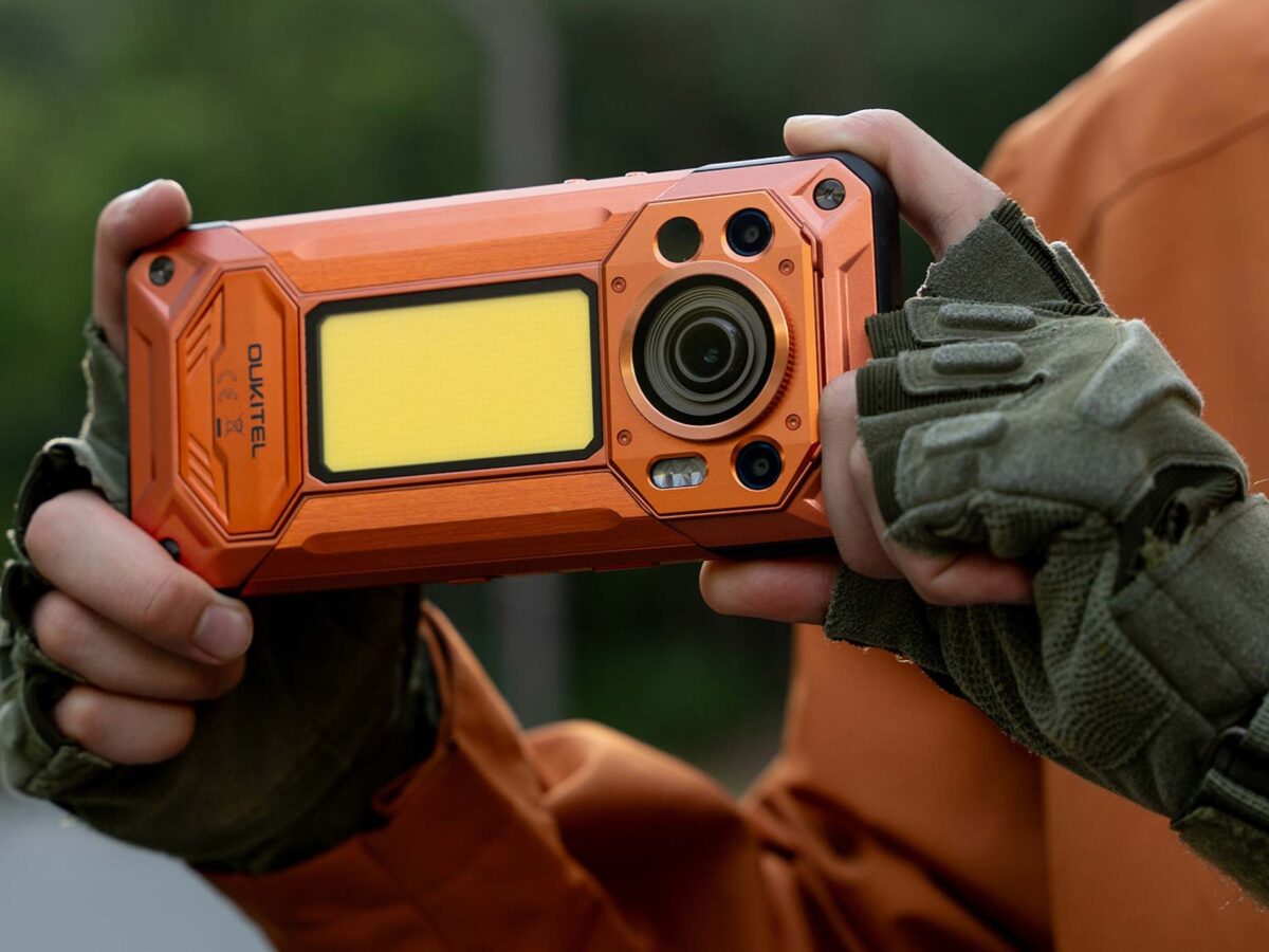 WP500-Ultra-Rugged-phone-with-thermal-imaging-capability-e1780064319242.jpg