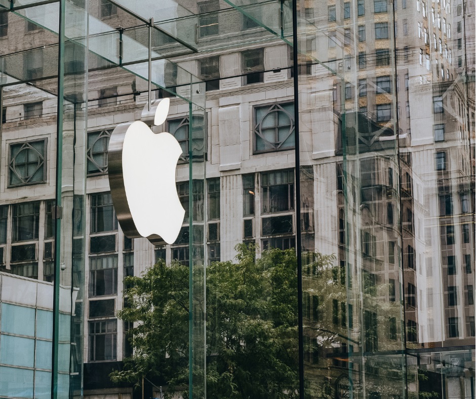 apple-pregateste-o-surpriza