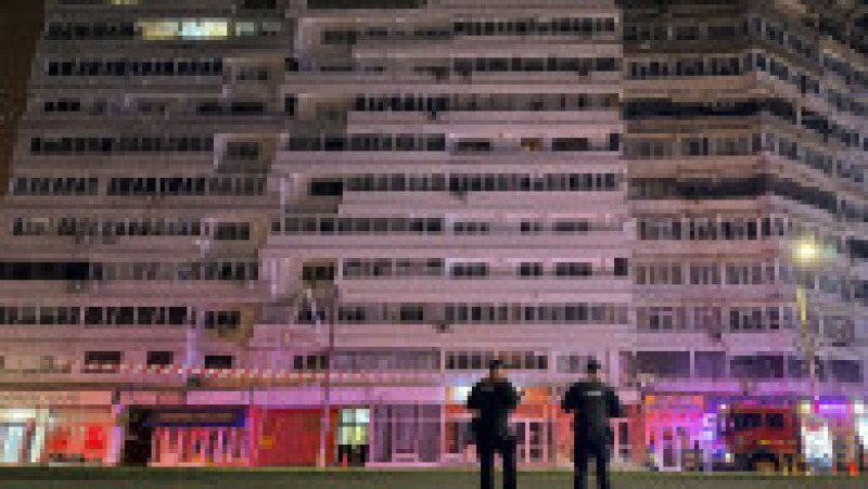 Pompieri si forte de ordine intervin dupa ce un bloc de locuinte din Galati a fost lovit de o drona, 29 mai 2026. Inquam Photos | Poza 2 din 22