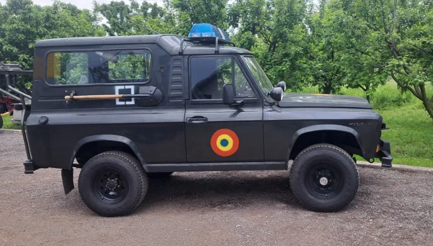 foto-un-aro-243-militar-scos-la-vanzare-pe-olx-cat-cere-proprietarul-pentru-modelul-romanesc-produs.png