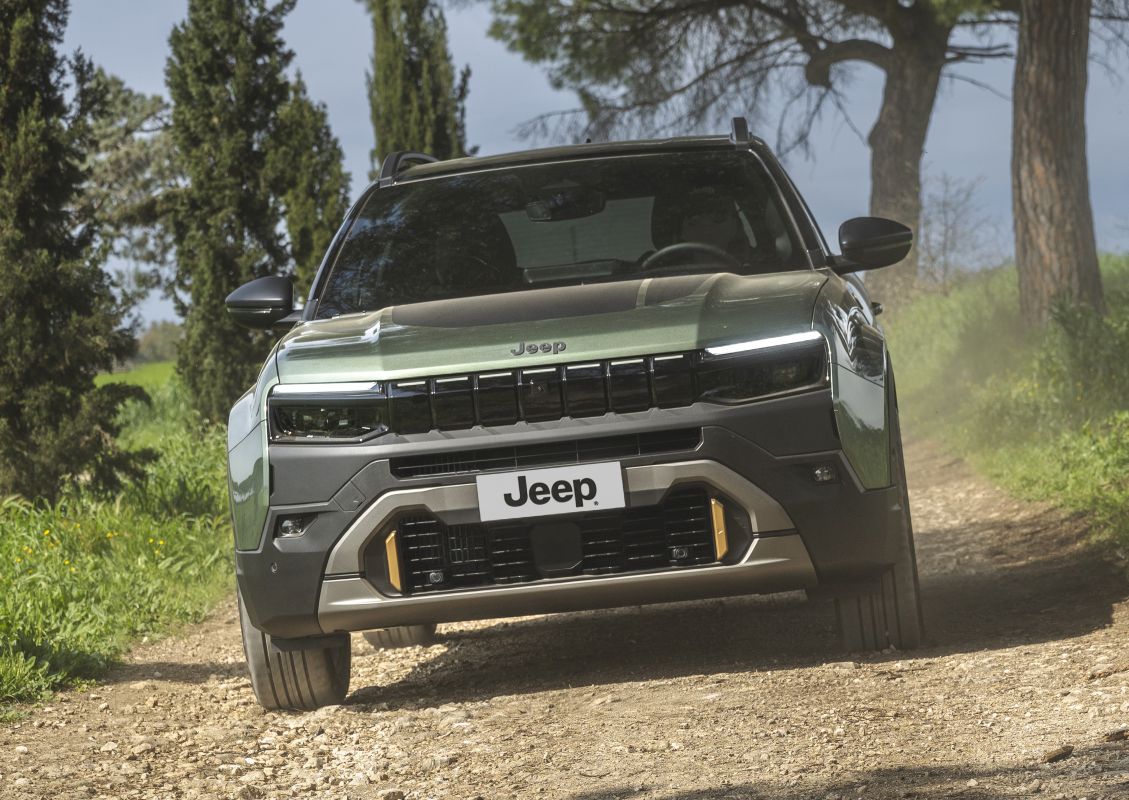 jeep-avenger-facelift-pastreaza-versiunile-electrice-si-mildhybrid-dupa-actualizarea-din-2026-2.jpg