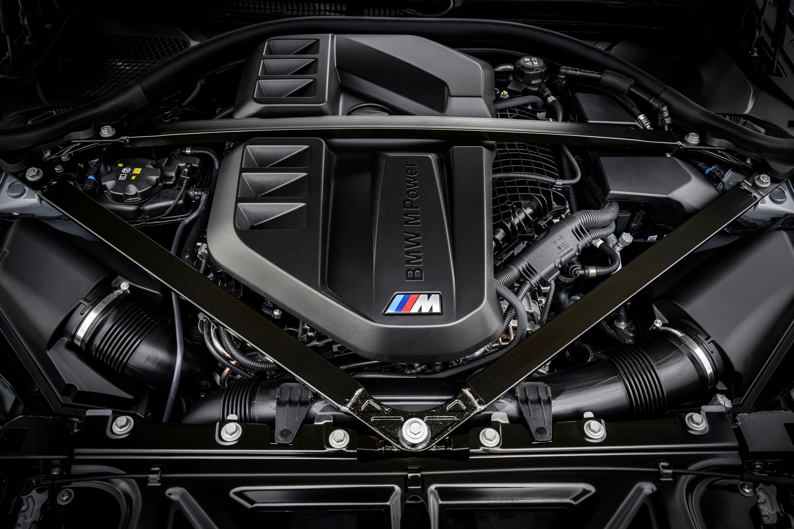 motor-BMW-M2-CS.jpg