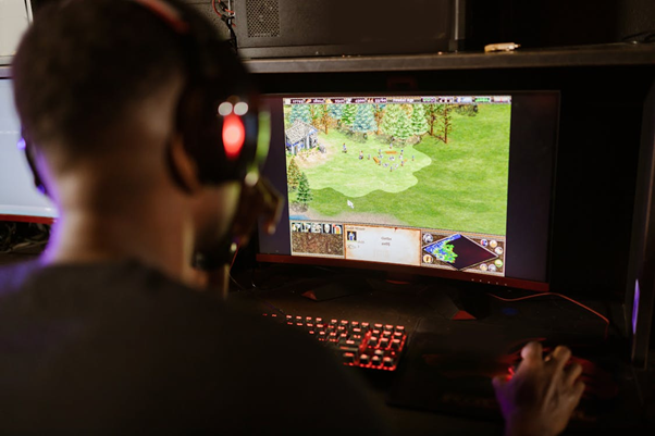 p-de-la-jocuri-pe-disc-la-abonamente-cum-a-devenit-gamingul-o-cheltuiala-lunara