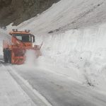 peisaje-de-iarna-la-inceput-de-vara-pe-transfagarasan-deszapezirile-continua-video-4.jpg