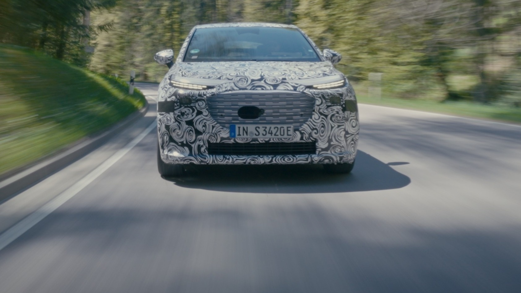 prototip-Audi-A2-E-Tron-teste-publice-1.jpg