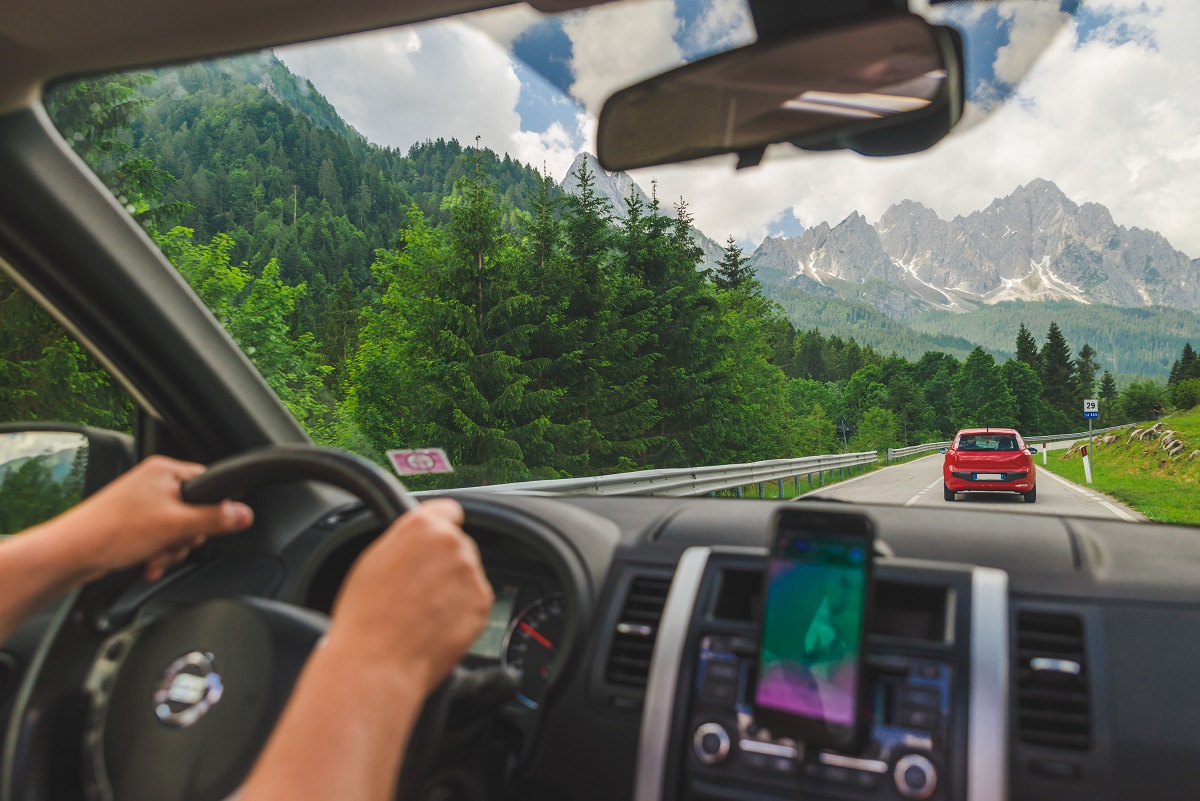view-from-car-inside-navigation-on-phone-mountains-2026-03-26-03-59-31-utc.jpg