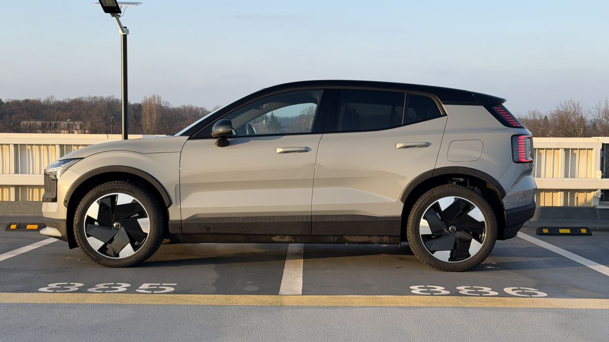 volvo-ex30-cross-country-cu-428-cp-ce-primesti-la-47000-de-euro-7.jpg