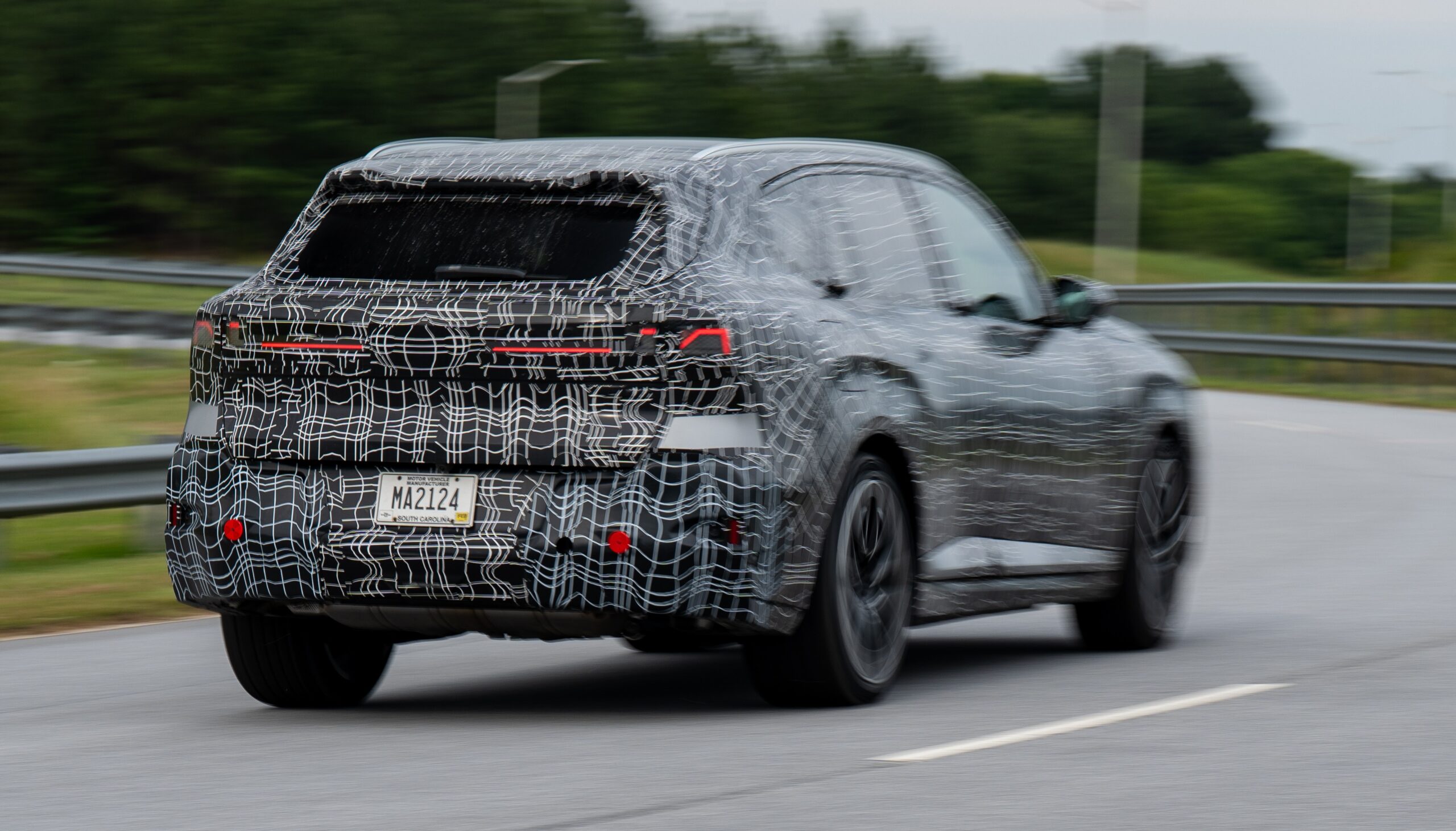 P90645291_highRes_the-new-bmw-x5-proto-scaled.jpg