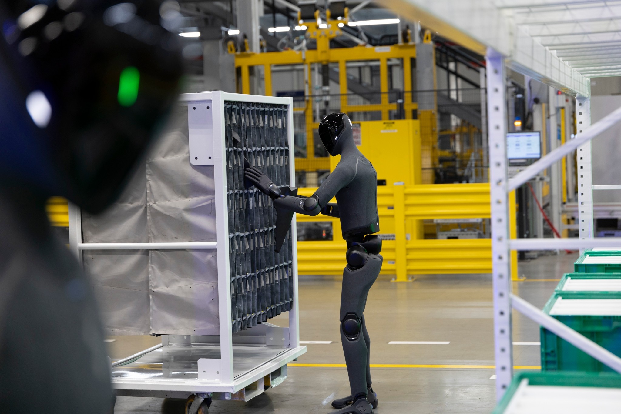 P90646726_lowRes_humanoid-robot-figur.jpg