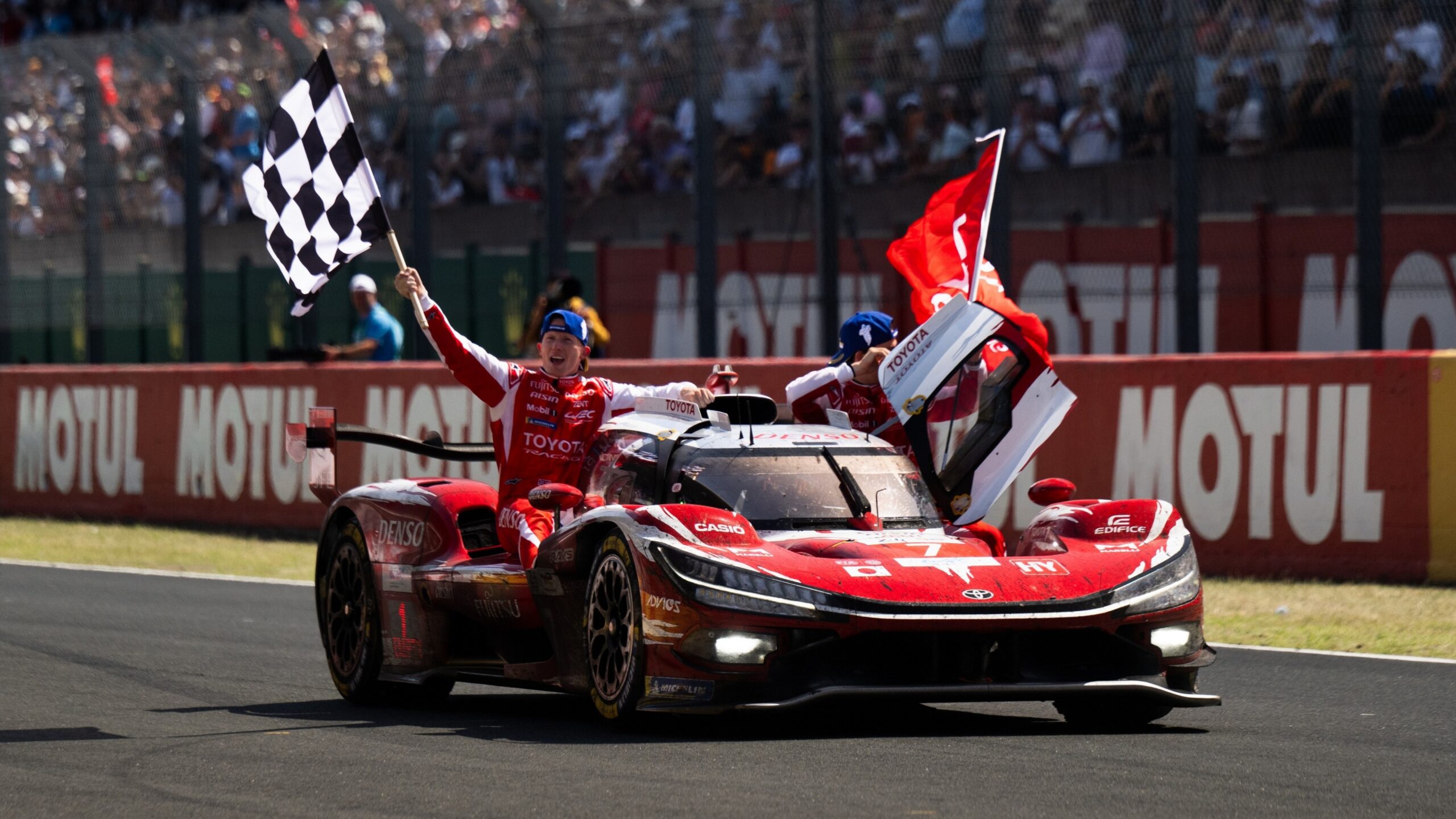 Toyota-victorie-Cursa-de-24h-Le-Mans-scaled.jpg