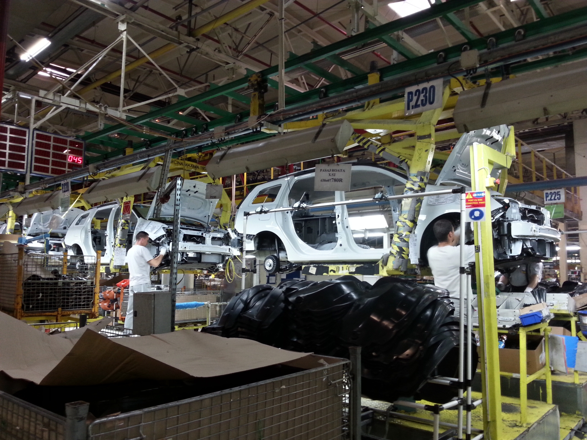 dacia-productie-uzina-050.jpg