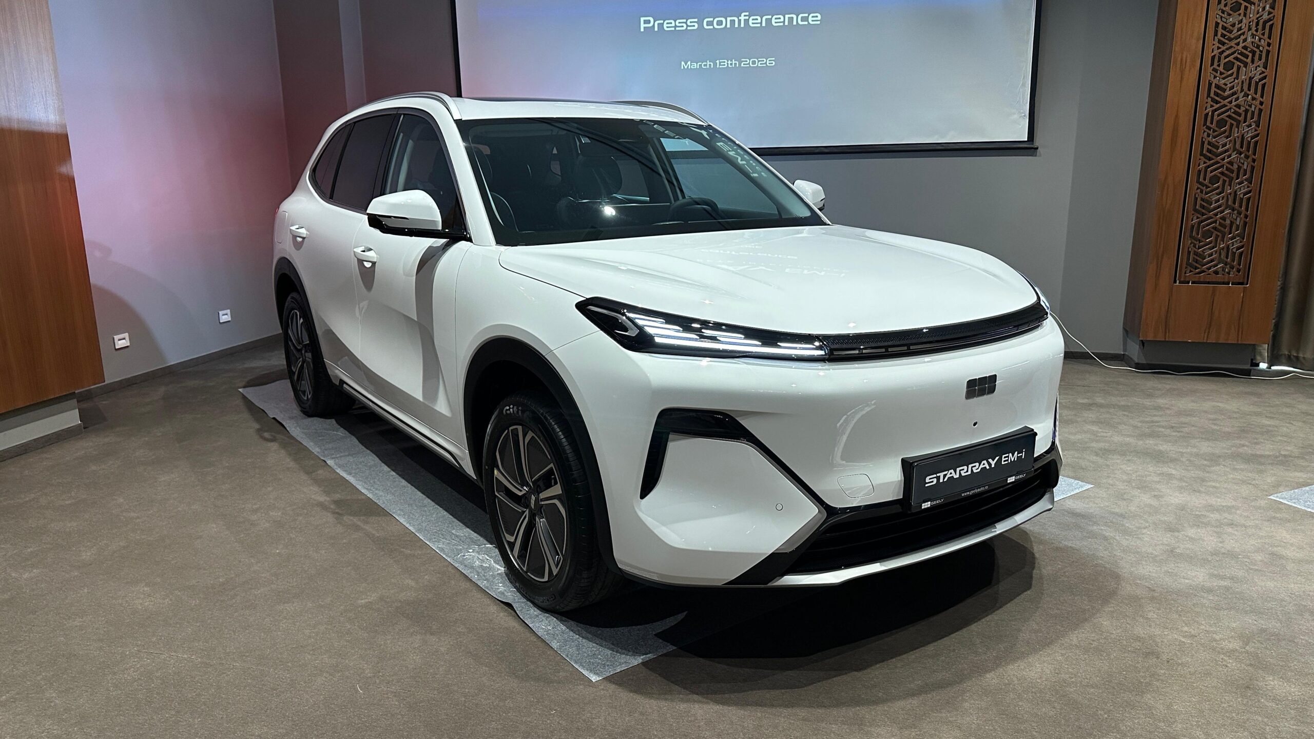 geely-starray-emi-ajunge-in-romania-noul-suv-phev-se-anunta-rival-pentru-byd-seal-6-dmi-14-scaled.jp_.jpeg
