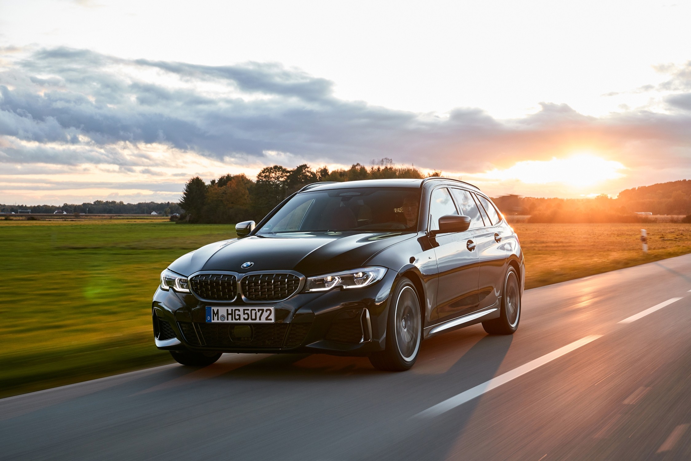 BMW-Seria-3-M340i-Touring.jpg