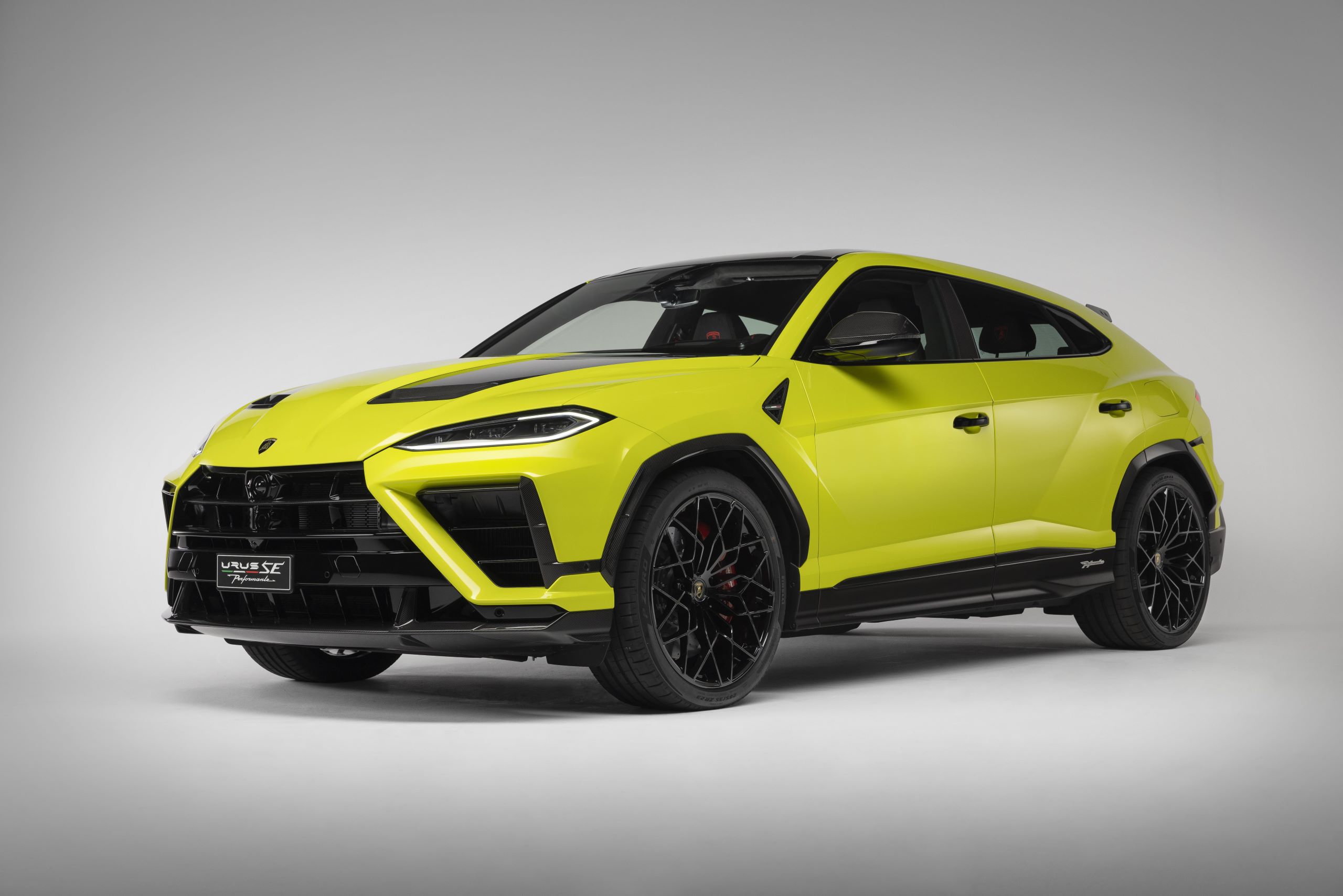Lamborghini-Urus-SE-Performante-15.jpg