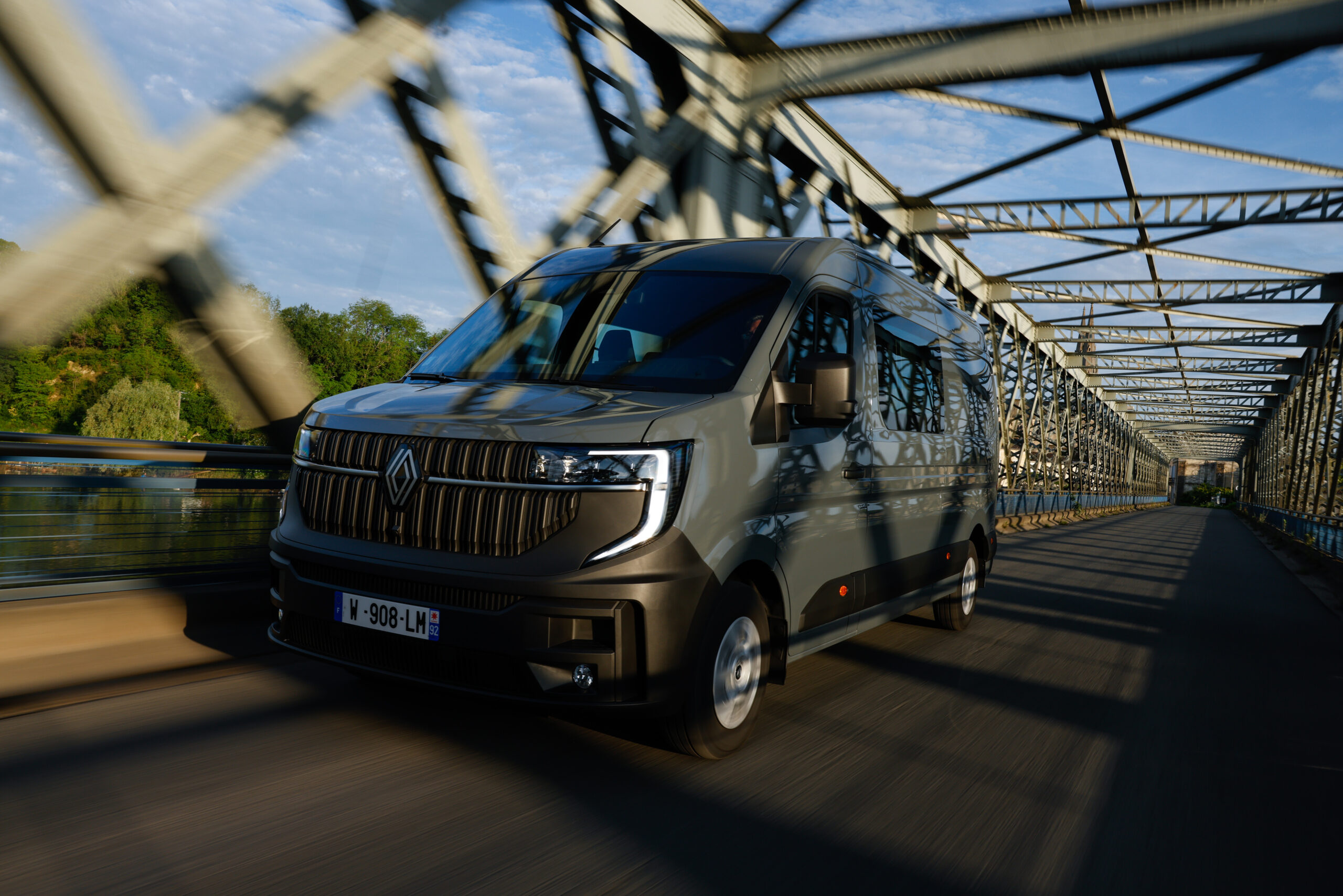 Renault-Master-functii-noi-8-scaled.jpg
