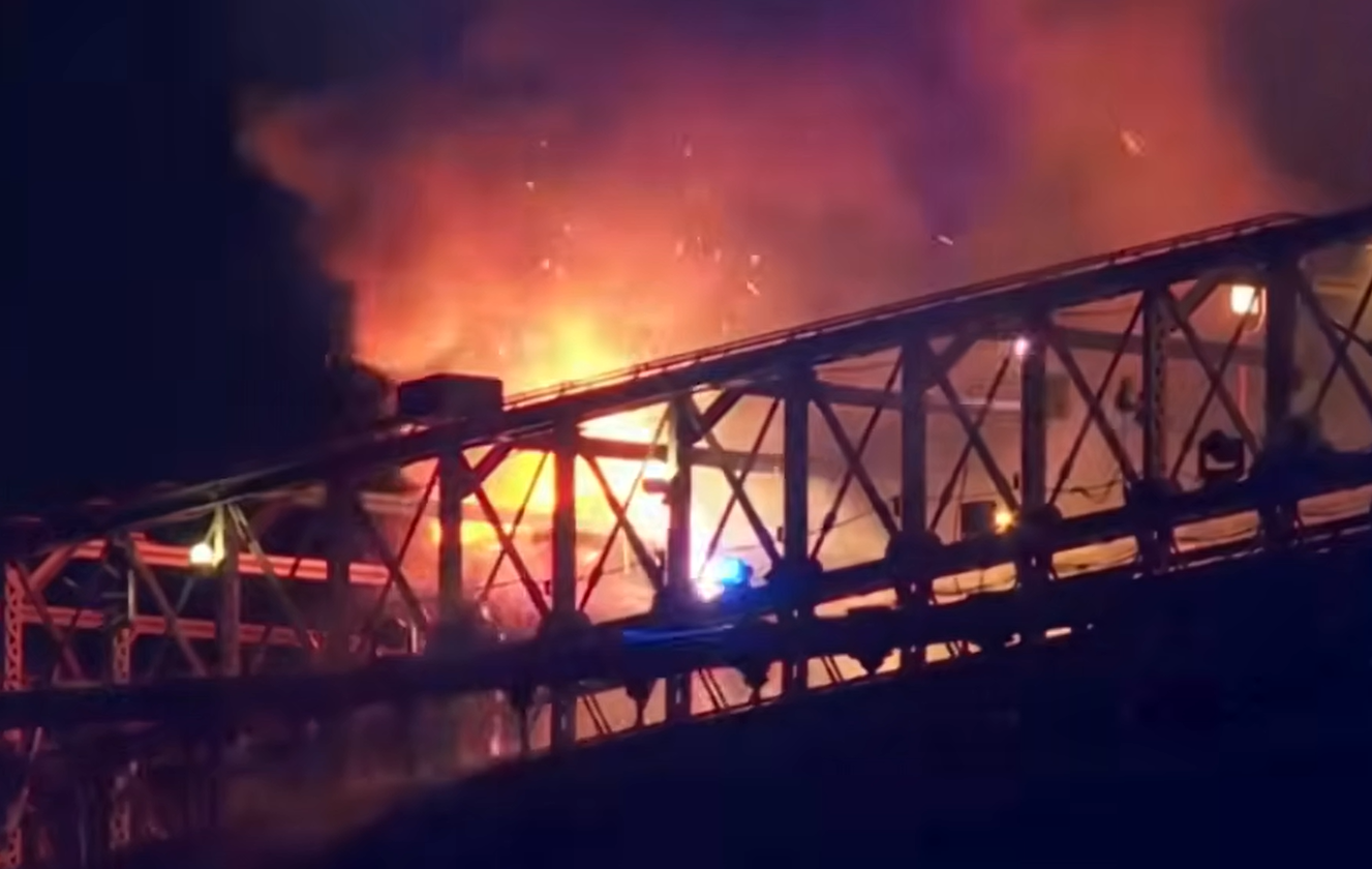incendiu-pod-brooklin-new-york.png