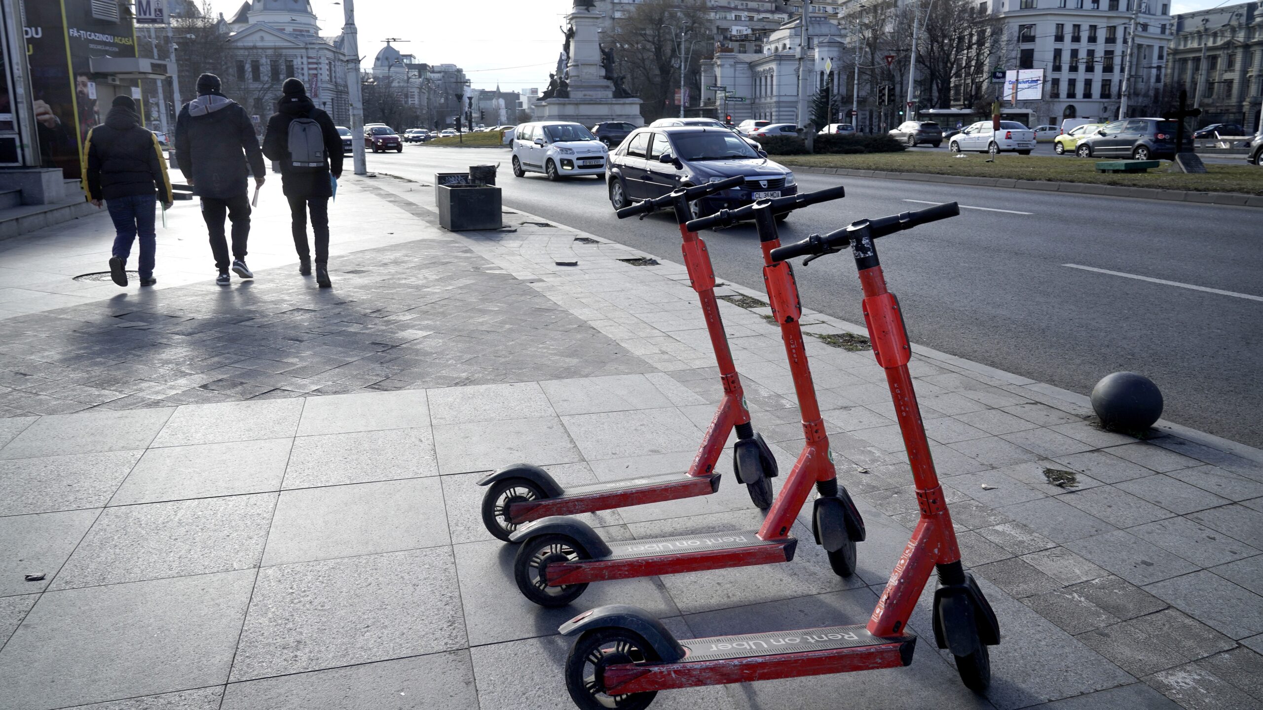 legea-pentru-trotinete-si-biciclete-electrice-a-fost-promulgata-care-sunt-noile-reguli-si-cum-se-apl.jpeg