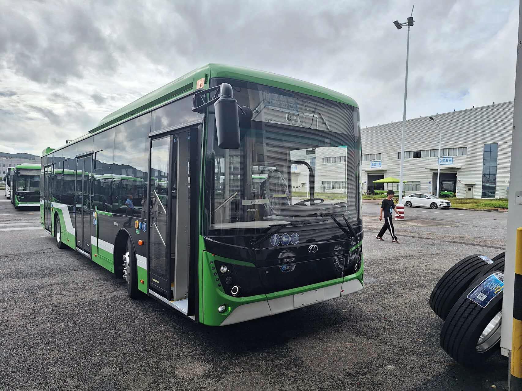 primele-imagini-cu-noile-autobuze-electrice-care-vor-ajunge-in-bucuresti-6.jpg