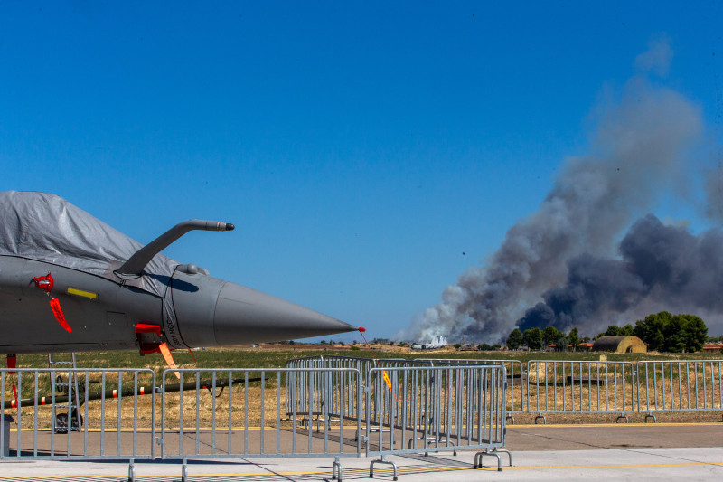 Photo Flash | F 4 Phantom aircraft crashes during Athens air show: media